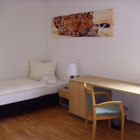 佩妮旅馆 沃尔夫